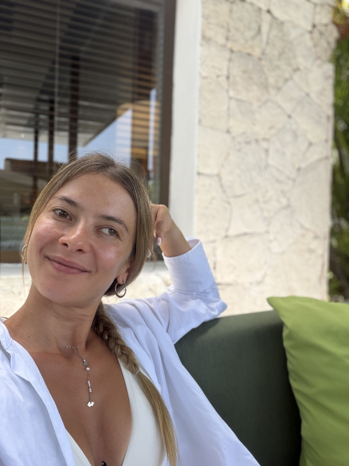 Kristina Mikolčić opuštena na terasi – briga o sebi bez pritiska